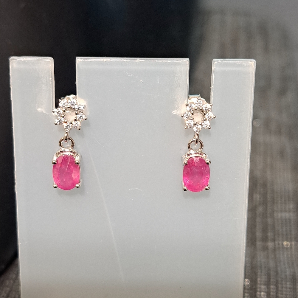 Sterling silver Oval ruby with white sapphire accent NWOT